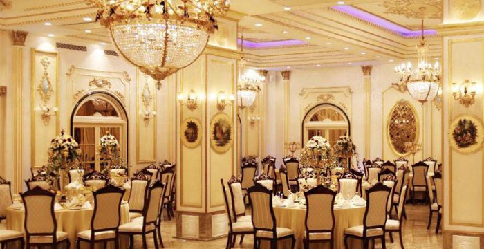 چند ایده برای تزیین سالن پذیرایی عروسی
